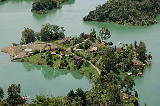 El Embalse Peñol-Guatapé en el Oriente antioqueño.