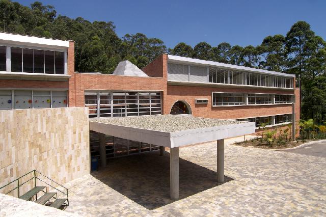 Colegio San José de la Salle obra Coninsa