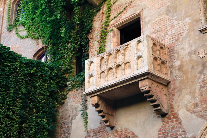 El balcón de Julieta en Verona, Italia.