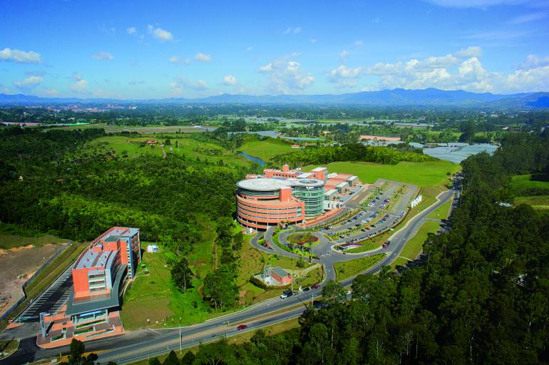 El Hospital San Vicente de Paúl tiene la certificación sostenible de edificaciones LEED.