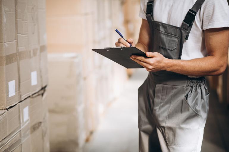 Aprende acciones simples de mantenimiento de bodegas que aumentan su valor comercial.