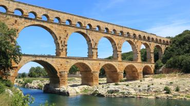 El acueducto romano es uno de los diseños más revolucionarios de la arquitectura innovadora de la antigüedad. 