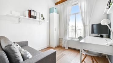 apartamento pequeño con decoración minimalista