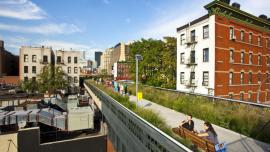 El High Line en Nueva York es un ejemplo de reutilización adaptativa.