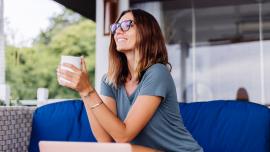 La flexibilidad del trabajo remoto motiva a optar por un alquiler a largo plazo en destinos turísticos.
