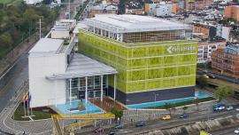 El Cubo de Colsubsidio por fuera, una construcción Coninsa. 