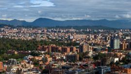 Vista panorámica de la localidad de Usaquén a modo de referencia de por qué vivir en Bogotá, zona norte, es la mejor opción.